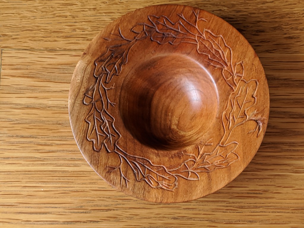 oak leaf woodturning woodwork carving engraving sean kelly odinns grove traditional folk arts crafts